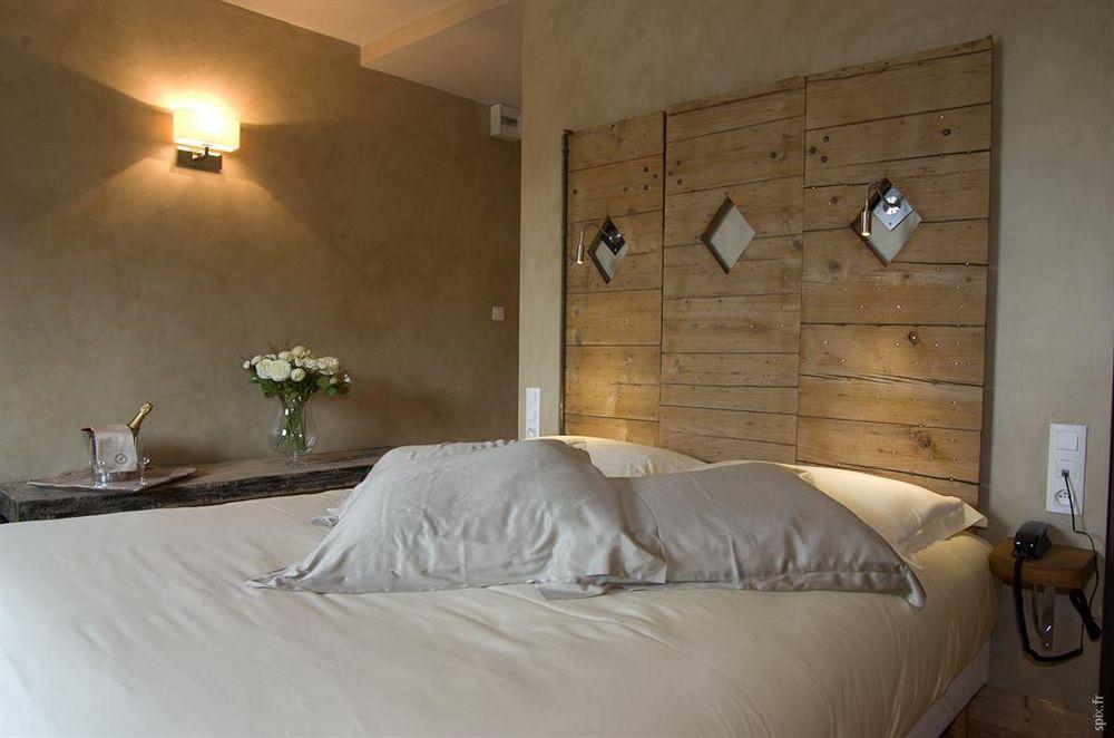 Charme & Business Hotel Lyon Limonest Exterior foto