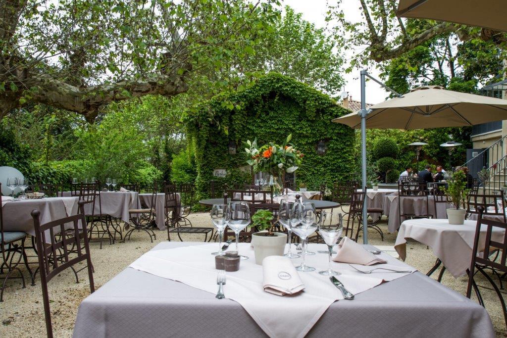 Charme & Business Hotel Lyon Limonest Exterior foto