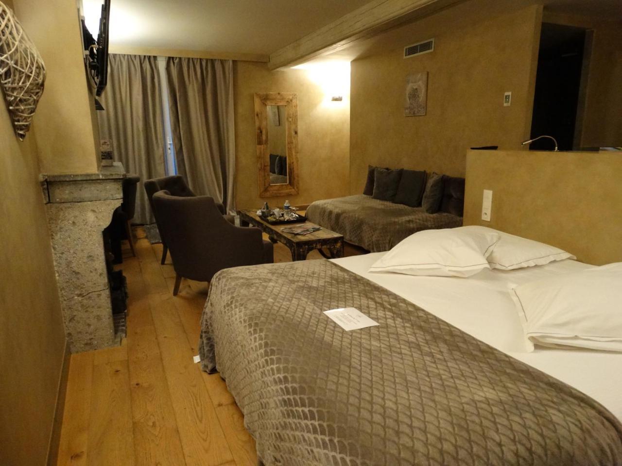 Charme & Business Hotel Lyon Limonest Exterior foto